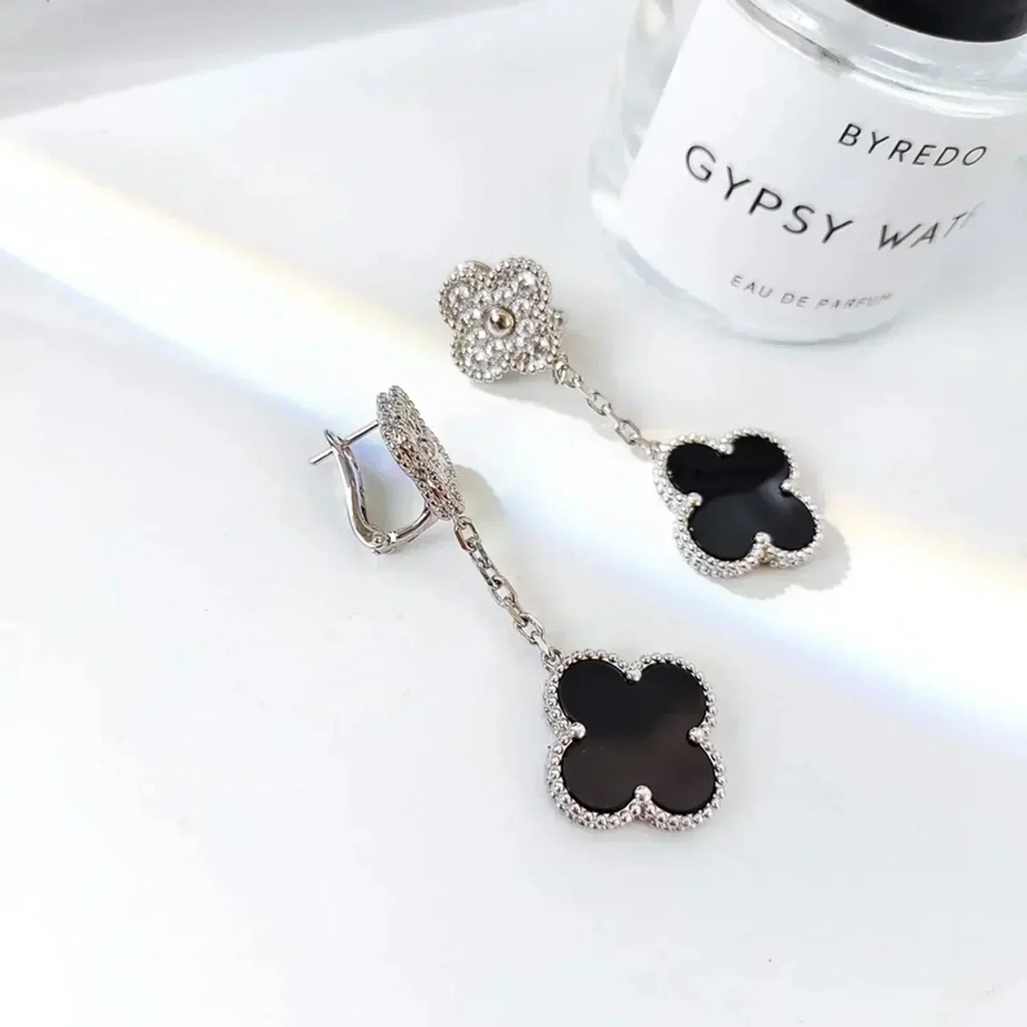 [NOBLE AURA]CLOVER 2 MOTIFS  DIAMOND ONYX EARRINGS SILVER