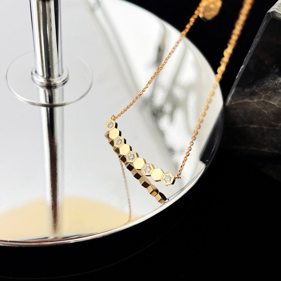 [NOBLE AURA]BEE MY LOVE DIAMOND NECKLACE