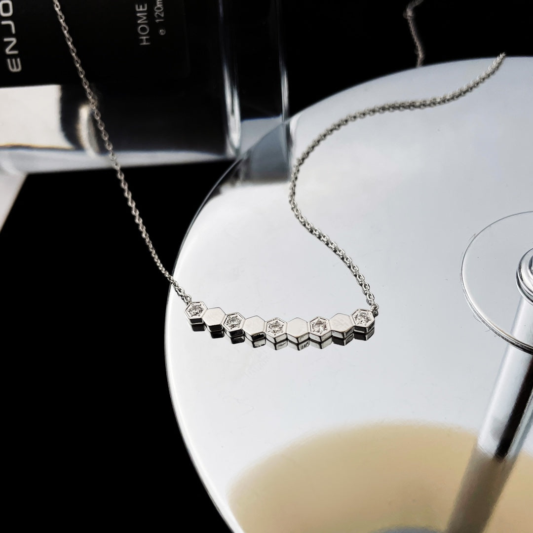 [NOBLE AURA]BEE MY LOVE DIAMOND NECKLACE