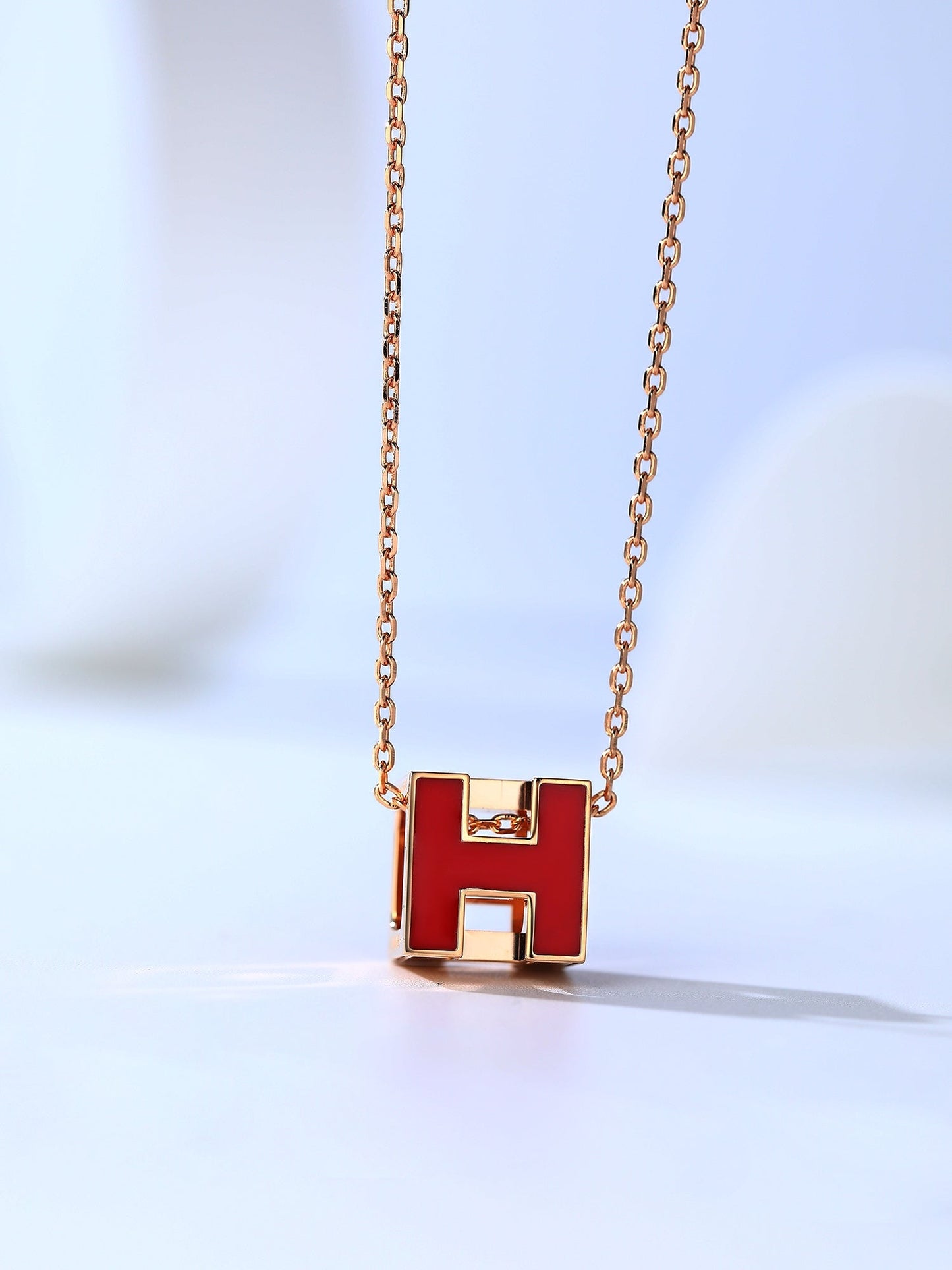 [NOBLE AURA]H CAGE PINK GOLD NECKLACE