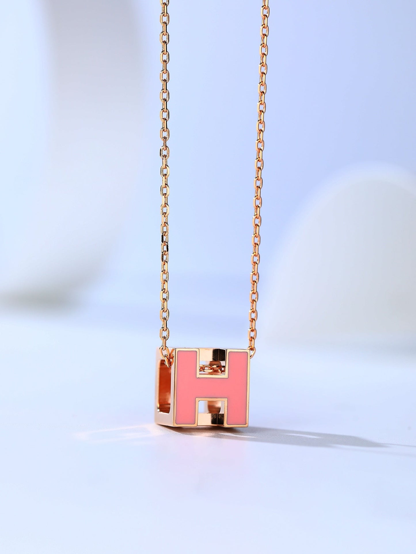 [NOBLE AURA]H CAGE PINK GOLD NECKLACE