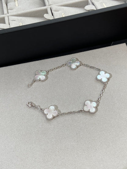 [NOBLE AURA]CLOVER WHITE PEARL MOP 5 MOTIF BRACELET COLLECTION