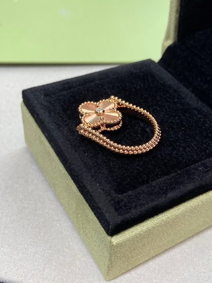 [NOBLE AURA]CLOVER RIVERSIBLE RING GOLD COLLECTION