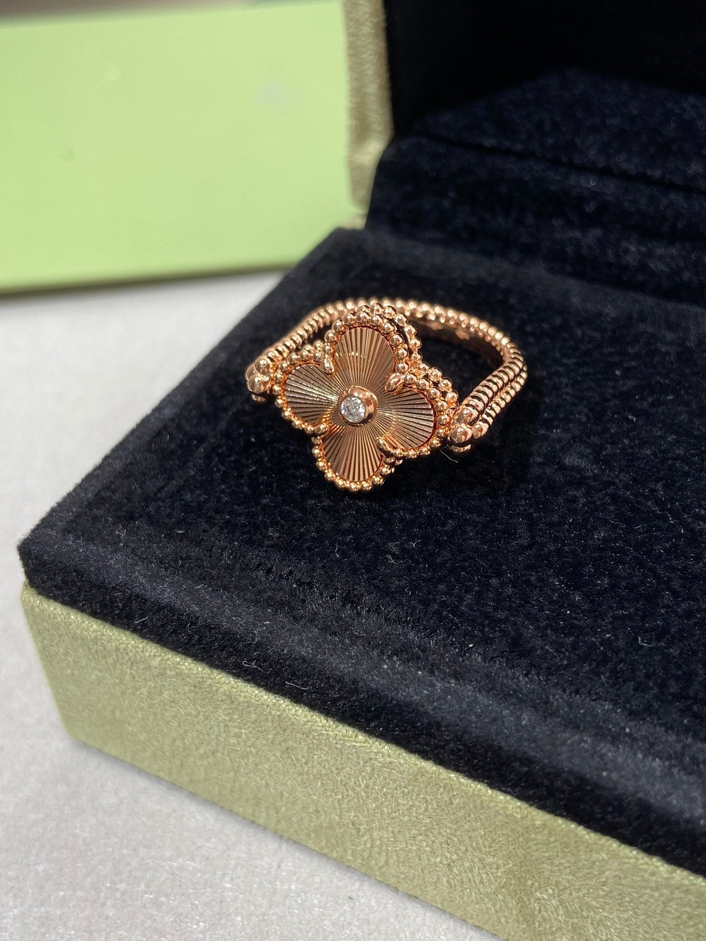 [NOBLE AURA]CLOVER RIVERSIBLE PINK GOLD RING