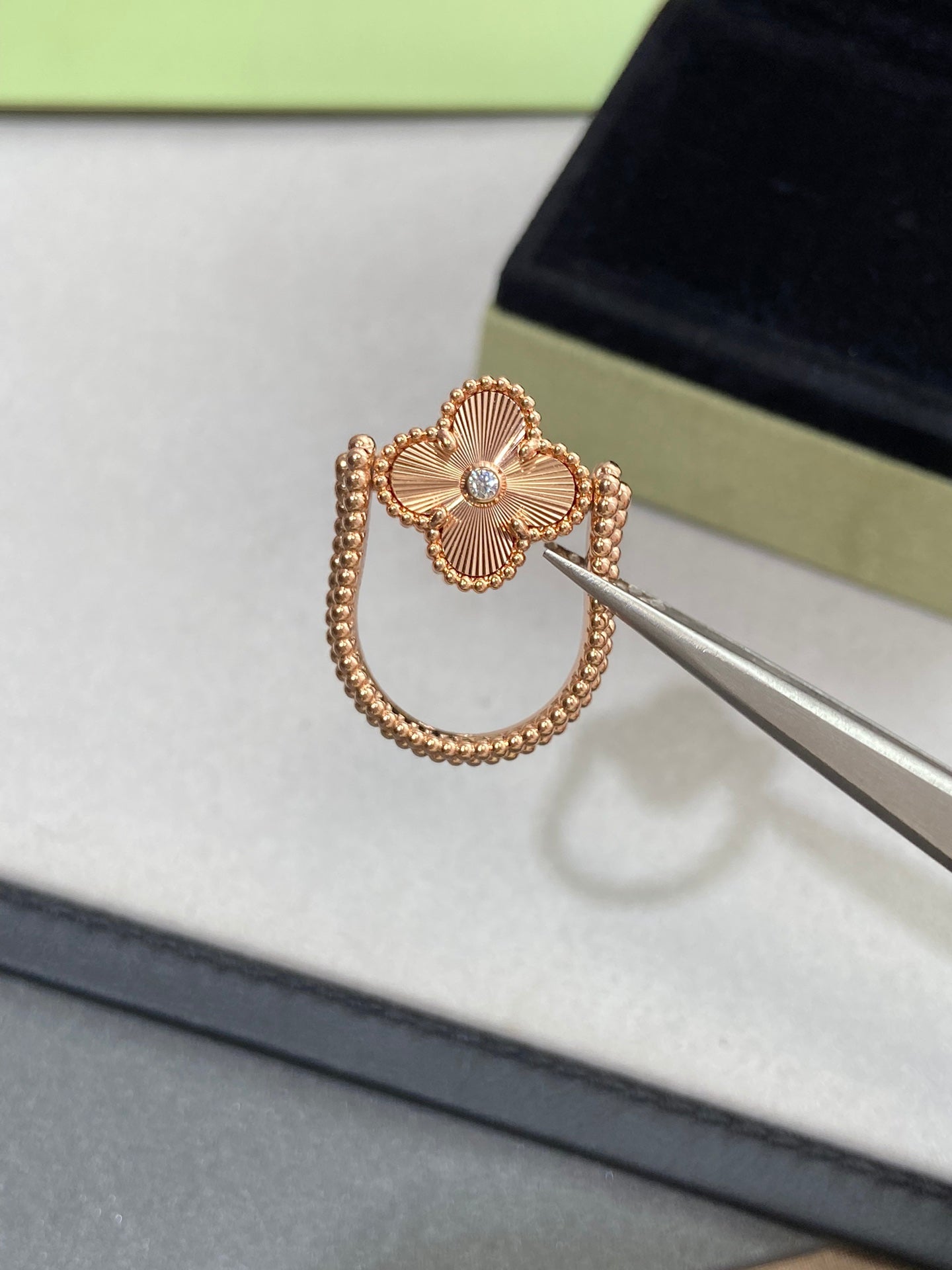 [NOBLE AURA]CLOVER RIVERSIBLE ROSE GOLD RING