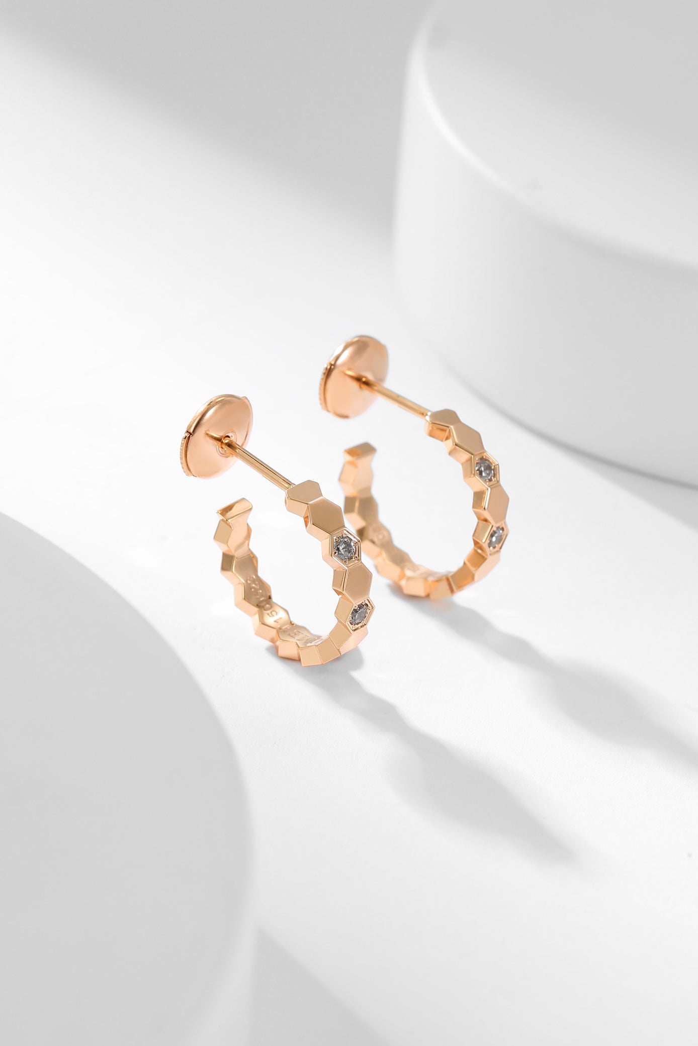 [NOBLE AURA]BEE LOVE DIAMOND HOOP EARRINGS