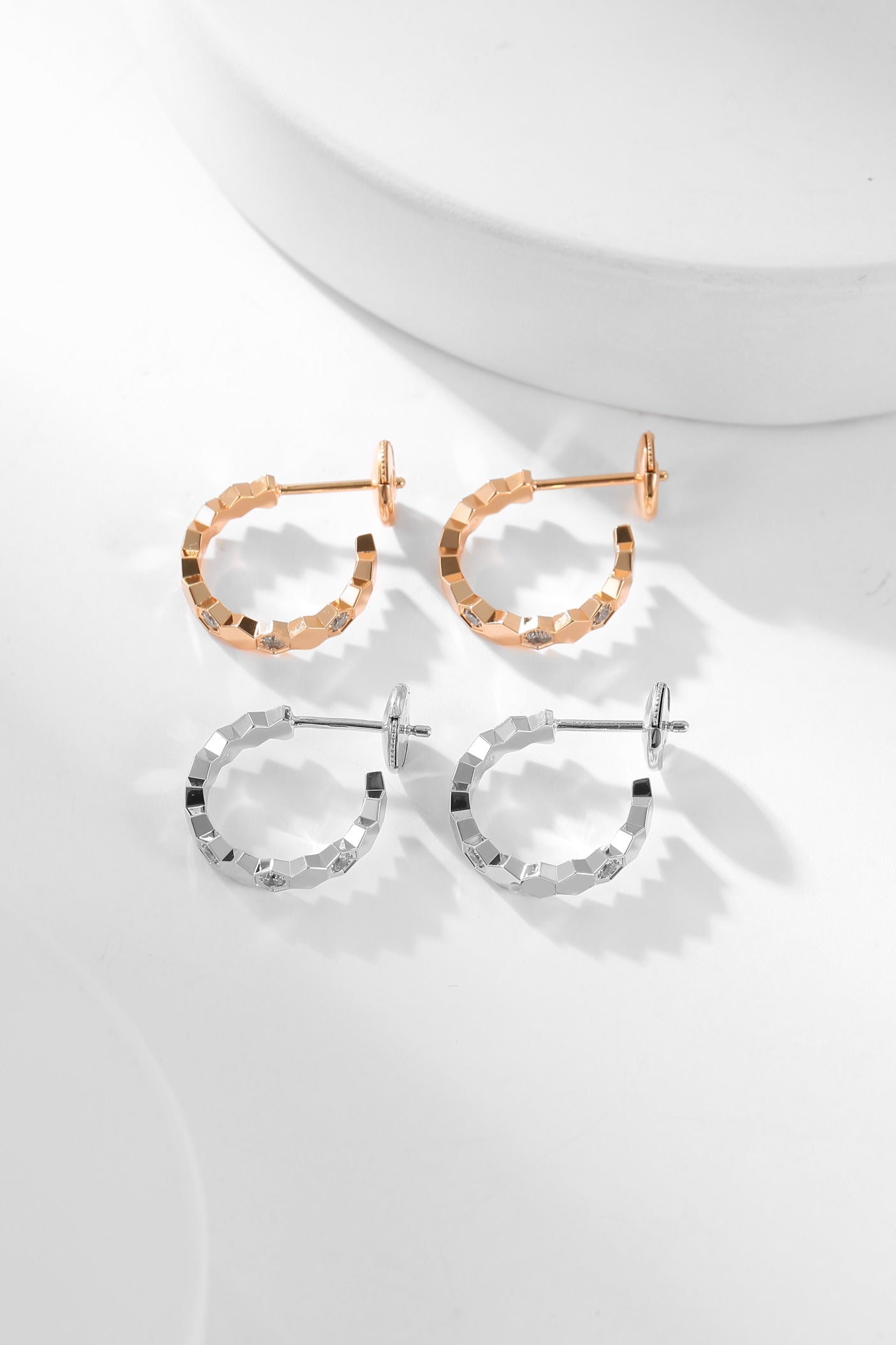 [NOBLE AURA]BEE LOVE DIAMOND HOOP EARRINGS
