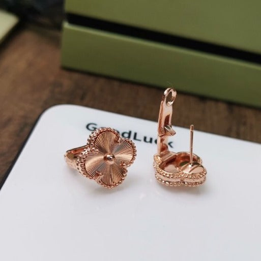 [NOBLE AURA]CLOVER MEDIUM STUD EARRINGS