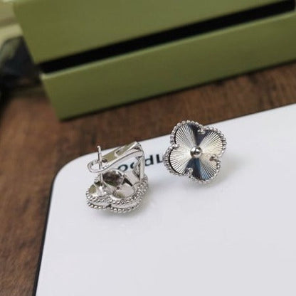 [NOBLE AURA]CLOVER MEDIUM STUD EARRINGS