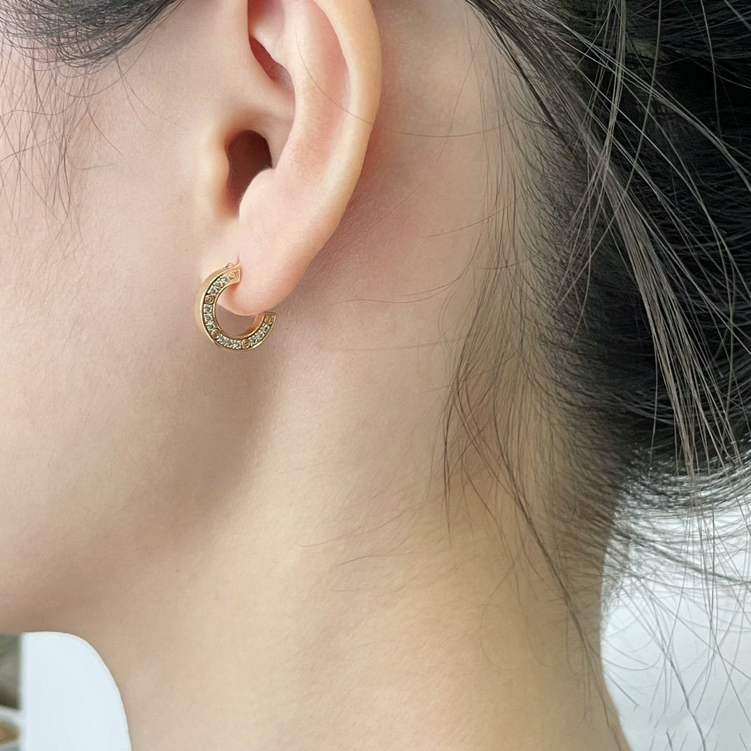 [NOBLE AURA] LOVE DIAMOND EARRINGS