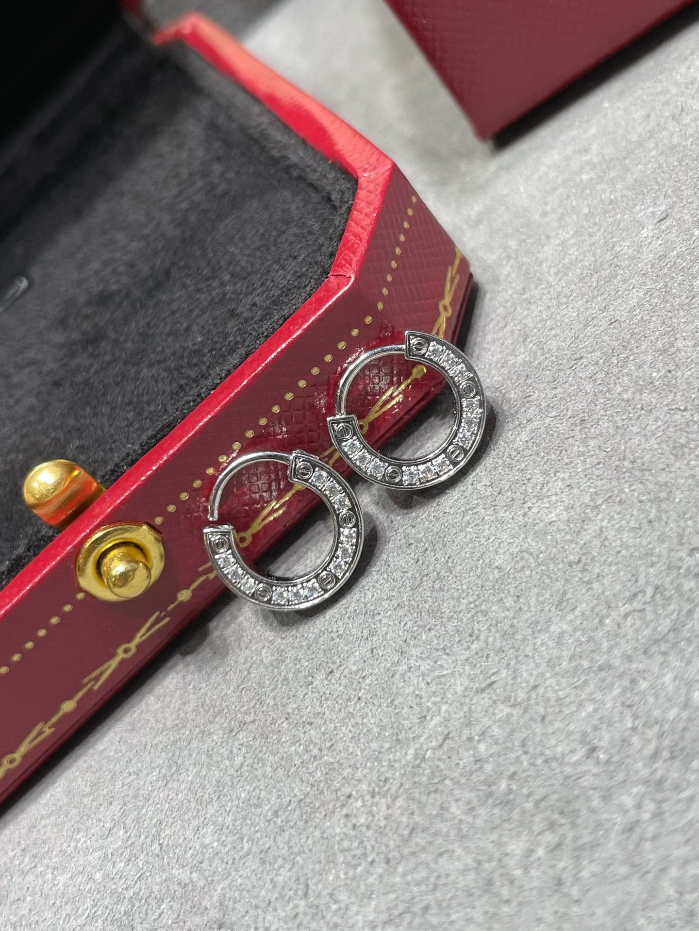 [NOBLE AURA]LOVE DIAMOND EARRINGS