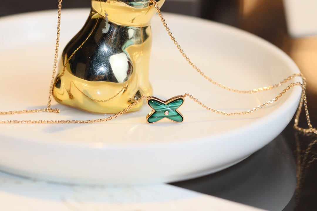 [NOBLE AURA]JEUX MALACHITE 1 DIAMOND PINK GOLD NECKLACE