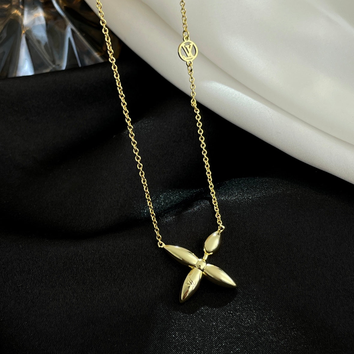 [NOBLE AURA]LOUISETTE GOLD NECKLACE