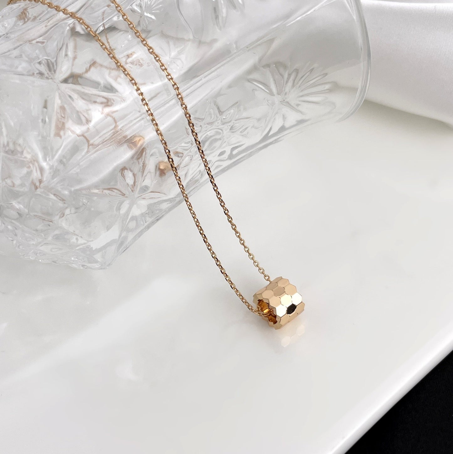 [NOBLE AURA]BEE MINI NECKLACE