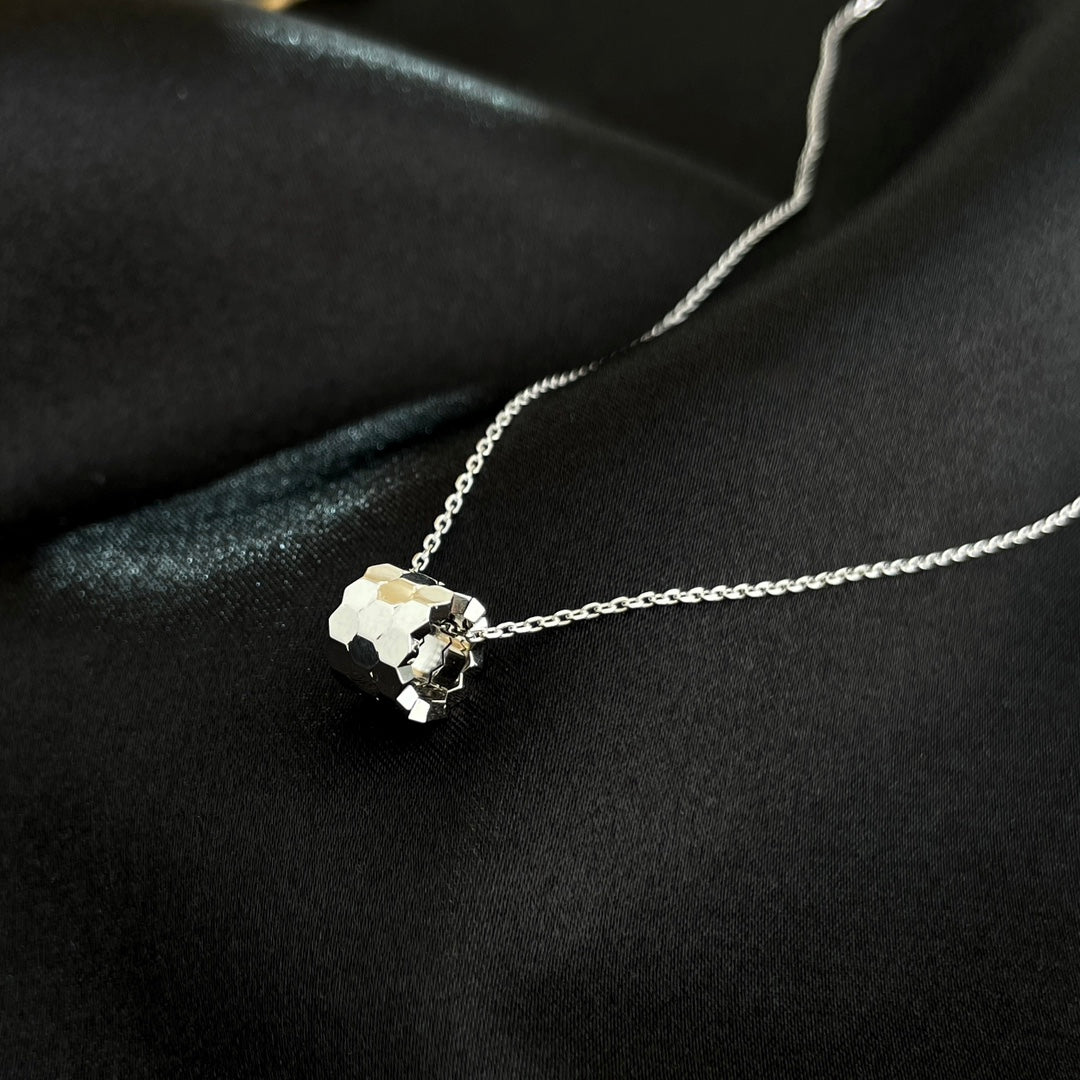 [NOBLE AURA]BEE MINI NECKLACE