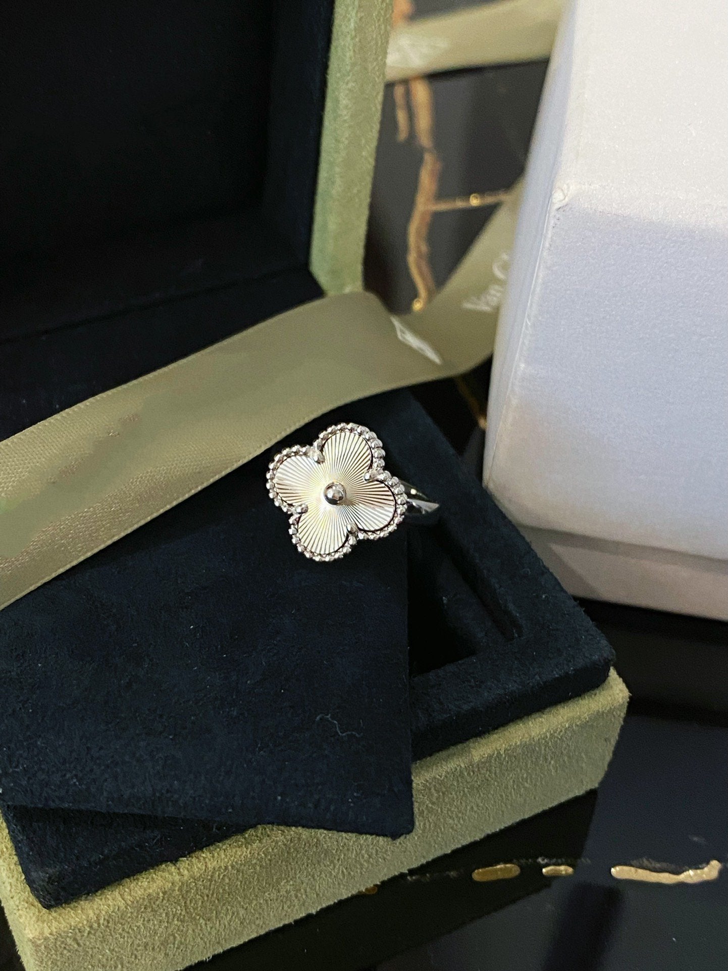[NOBLE AURA]CLOVER SILVER RING
