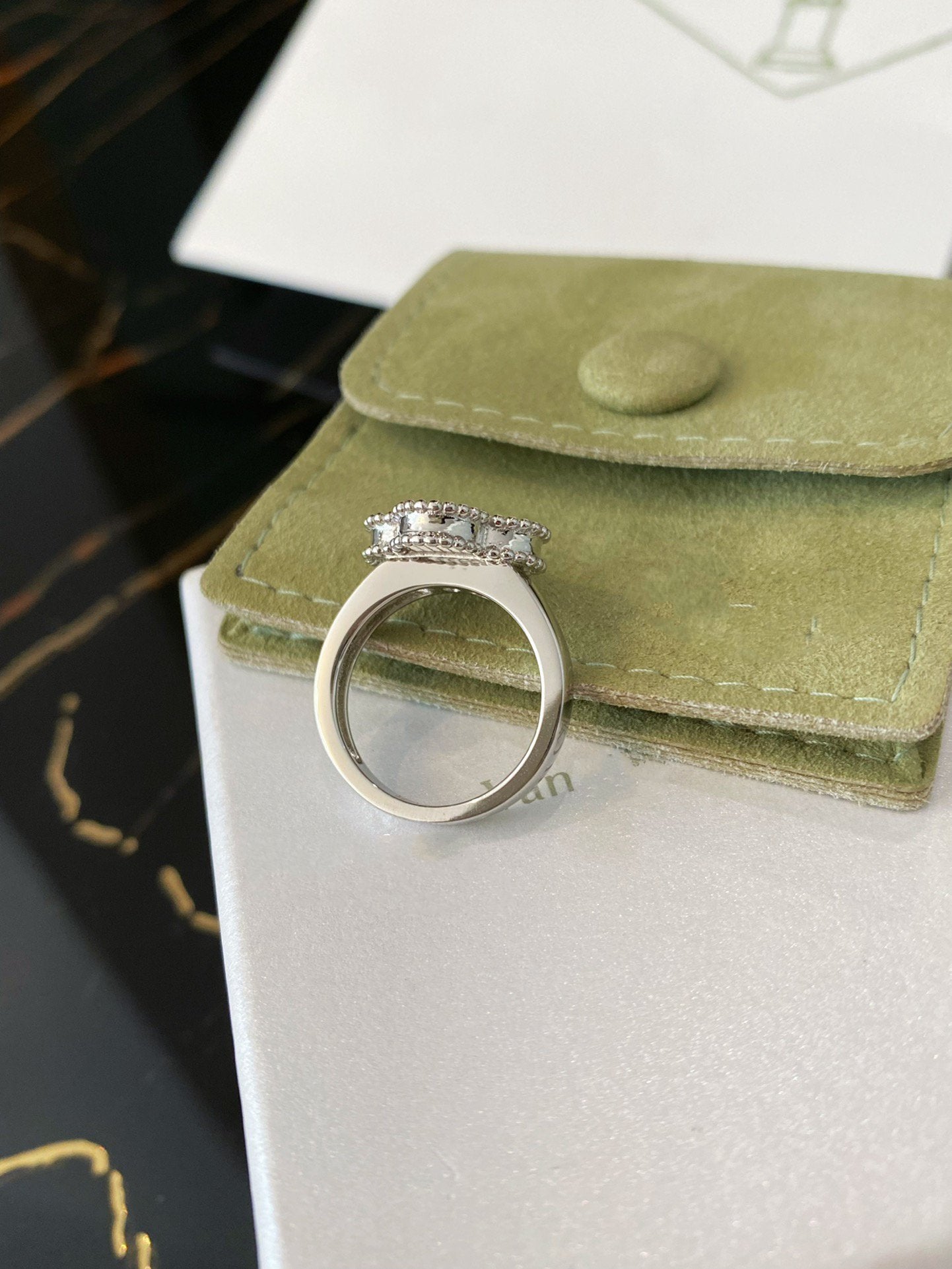 [NOBLE AURA]CLOVER SILVER RING