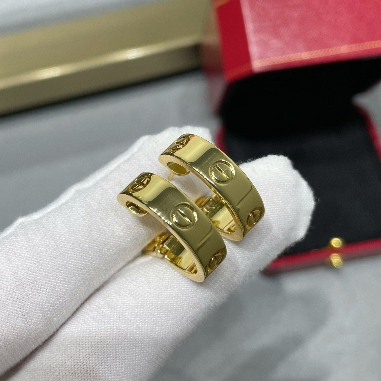 [NOBLE AURA] LOVE 5.5MM EARRINGS
