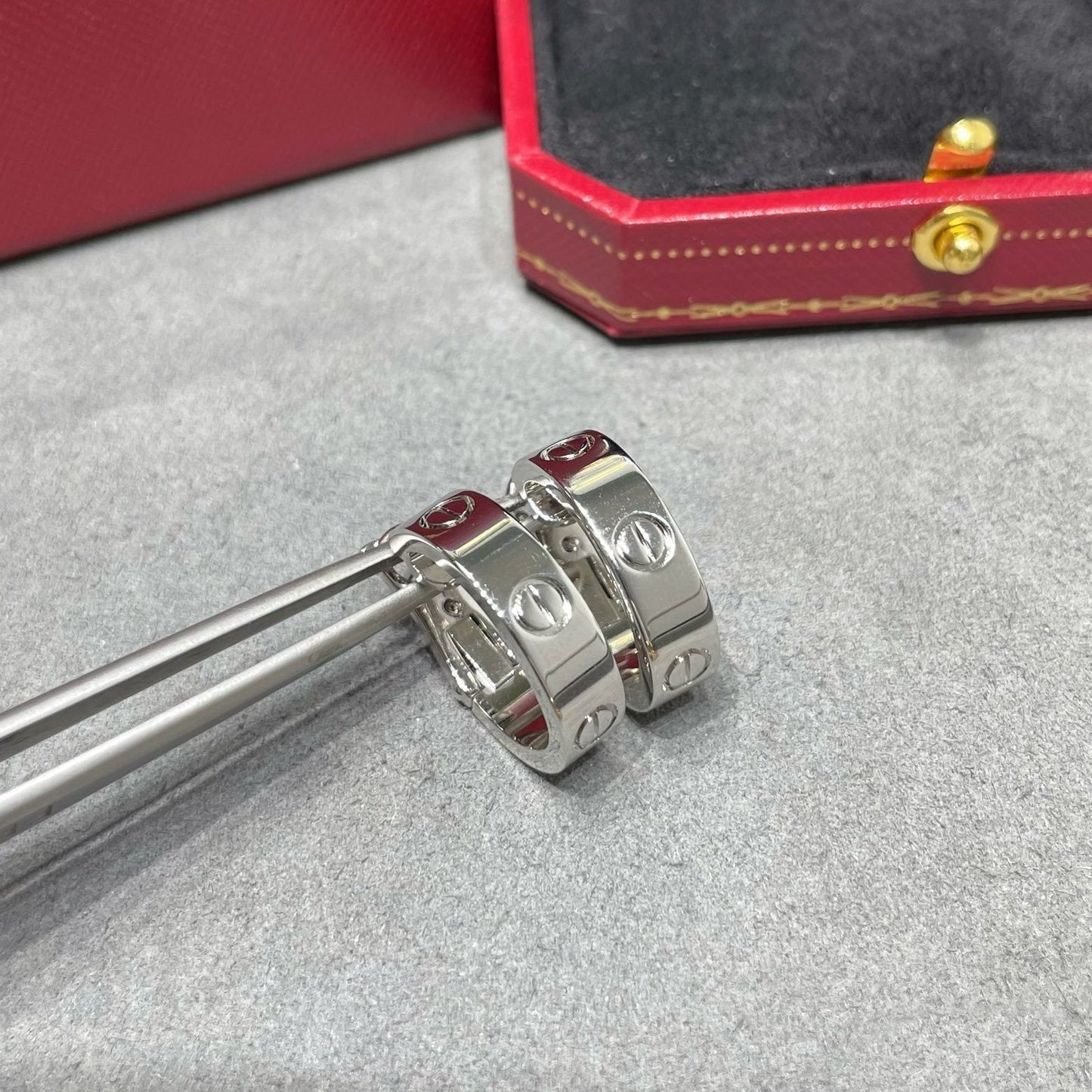 [NOBLE AURA] LOVE 5.5MM EARRINGS