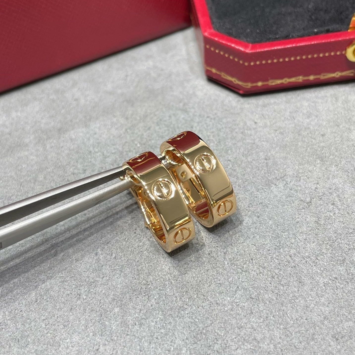[NOBLE AURA] LOVE 5.5MM EARRINGS