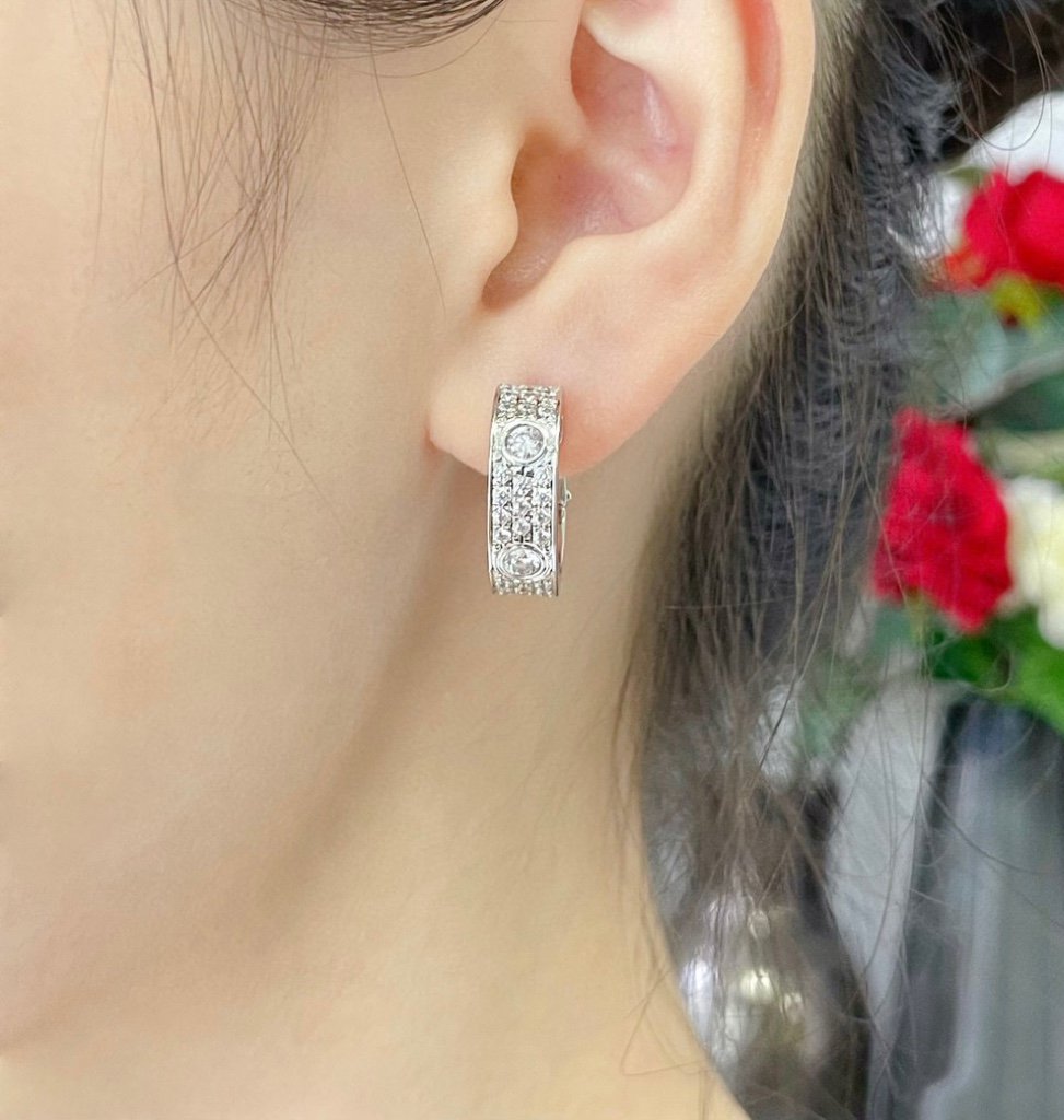 [NOBLE AURA]LOVE 5.5MM DIAMOND PAVED EARRINGS