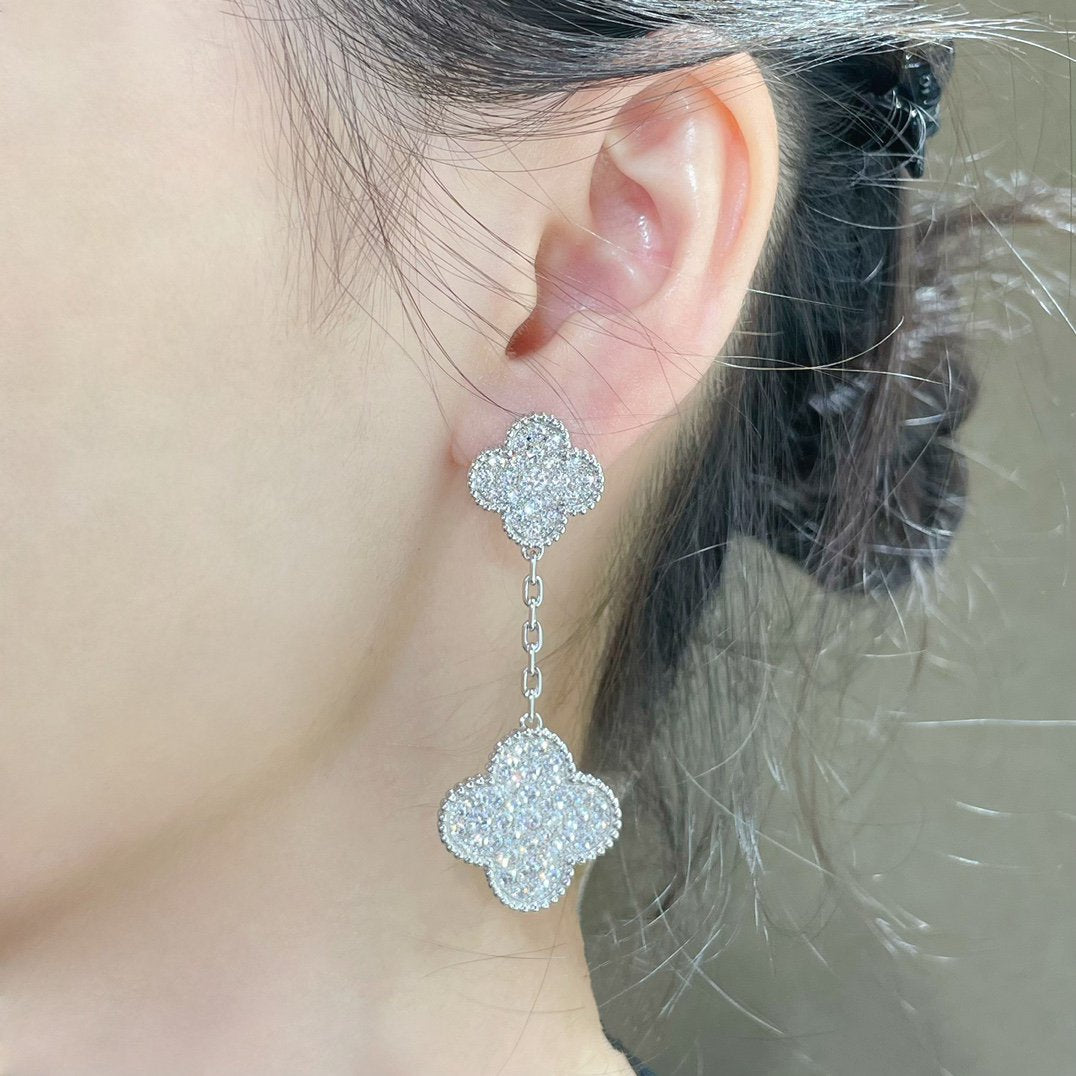 [NOBLE AURA]CLOVER 2 MOTIFS DIAMOND PAVED SILVER EARRINGS