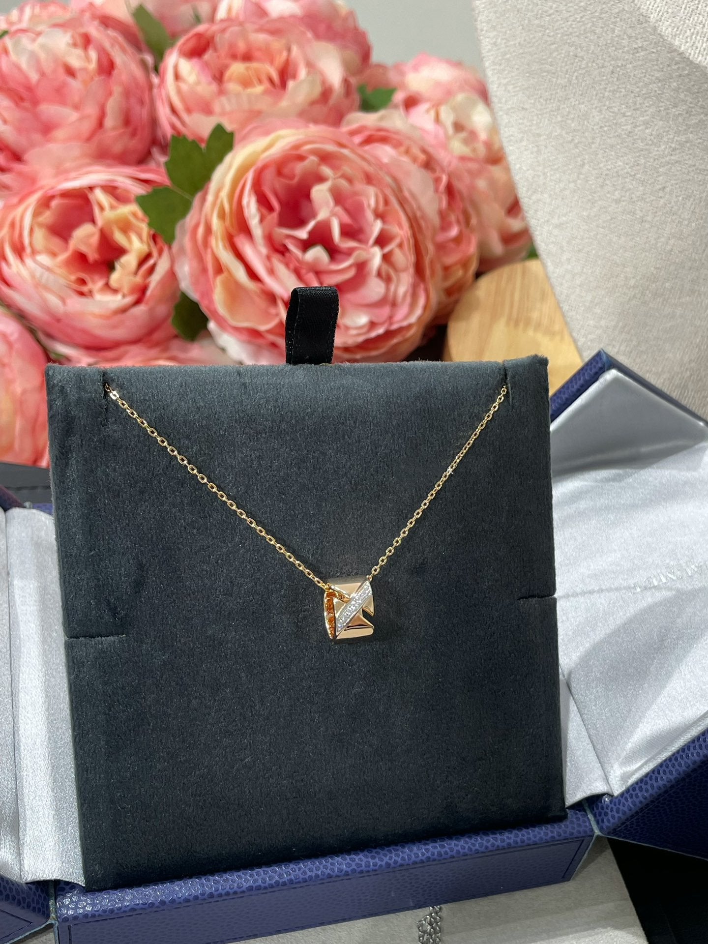 [NOBLE AURA]LIENS EVIDENCE DIAMOND NECKLACE
