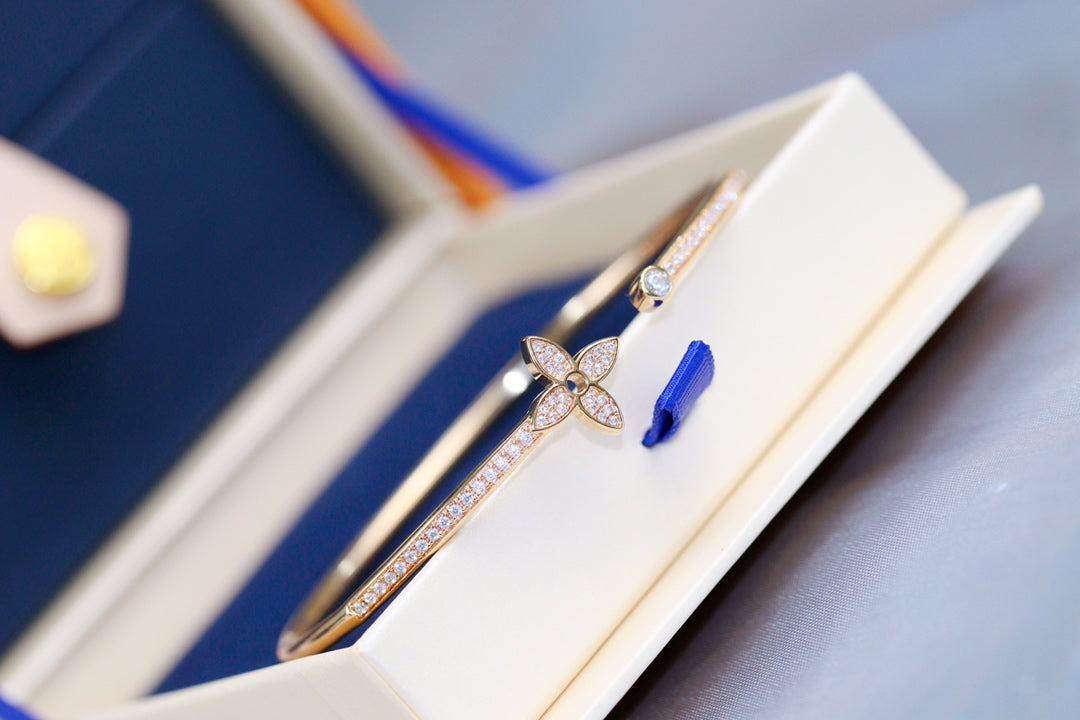 [NOBLE AURA]IDYLLE PINK GOLD OPEN BRACELET DIAMOND PAVED
