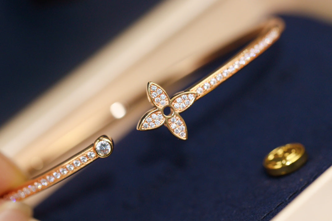 [NOBLE AURA]IDYLLE PINK GOLD OPEN BRACELET DIAMOND PAVED