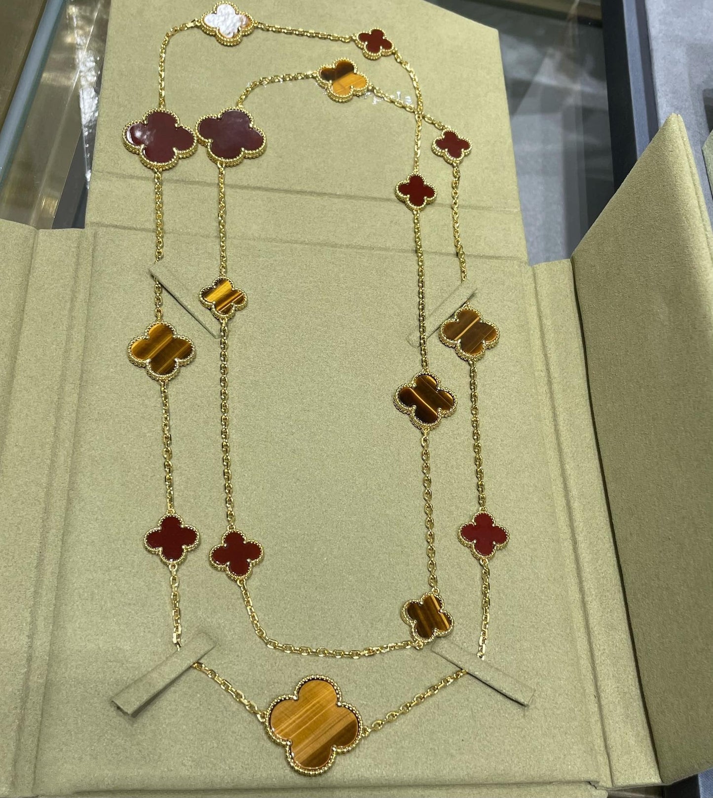 [NOBLE AURA]CLOVER 16 MOTIF CARNELIAN TIGER EYE ROSE GOLD NECKLACE