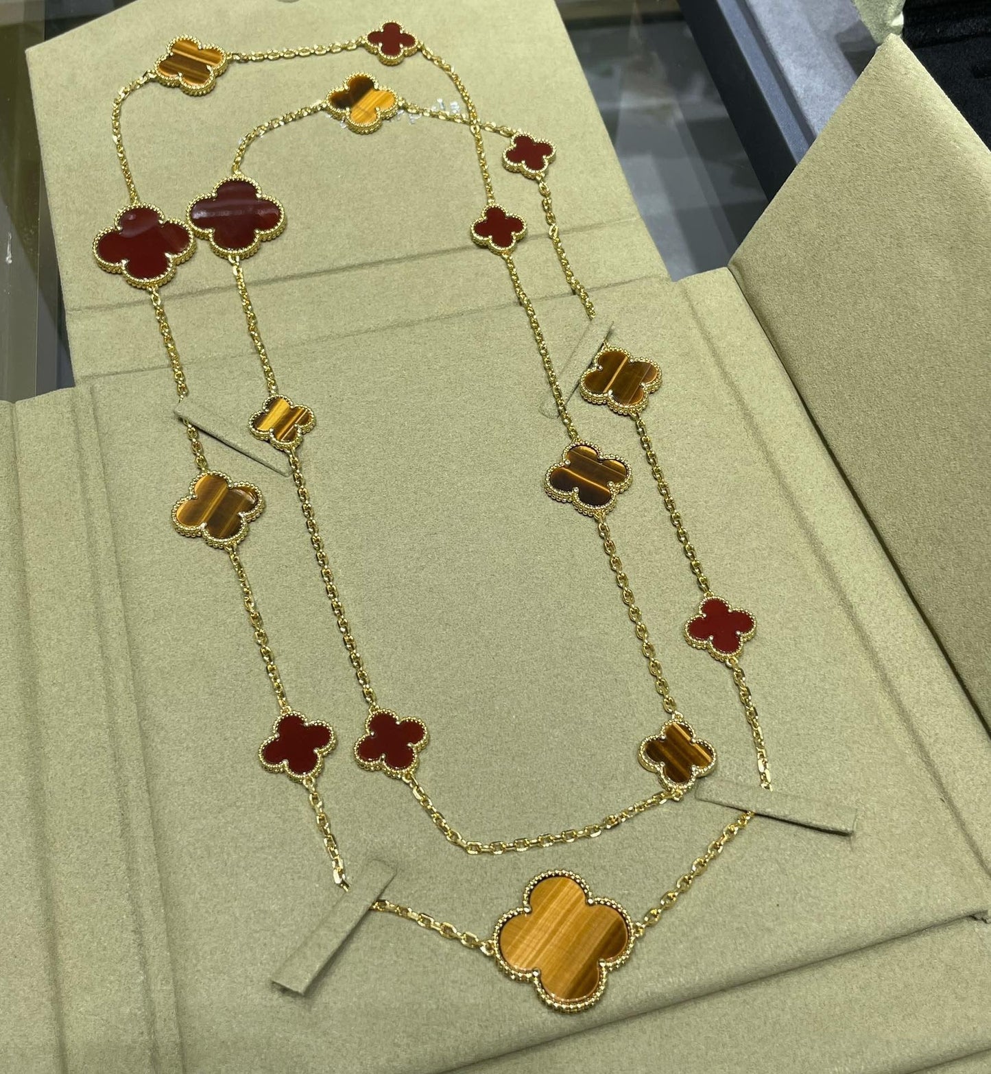 [NOBLE AURA]CLOVER 16 MOTIF CARNELIAN TIGER EYE ROSE GOLD NECKLACE