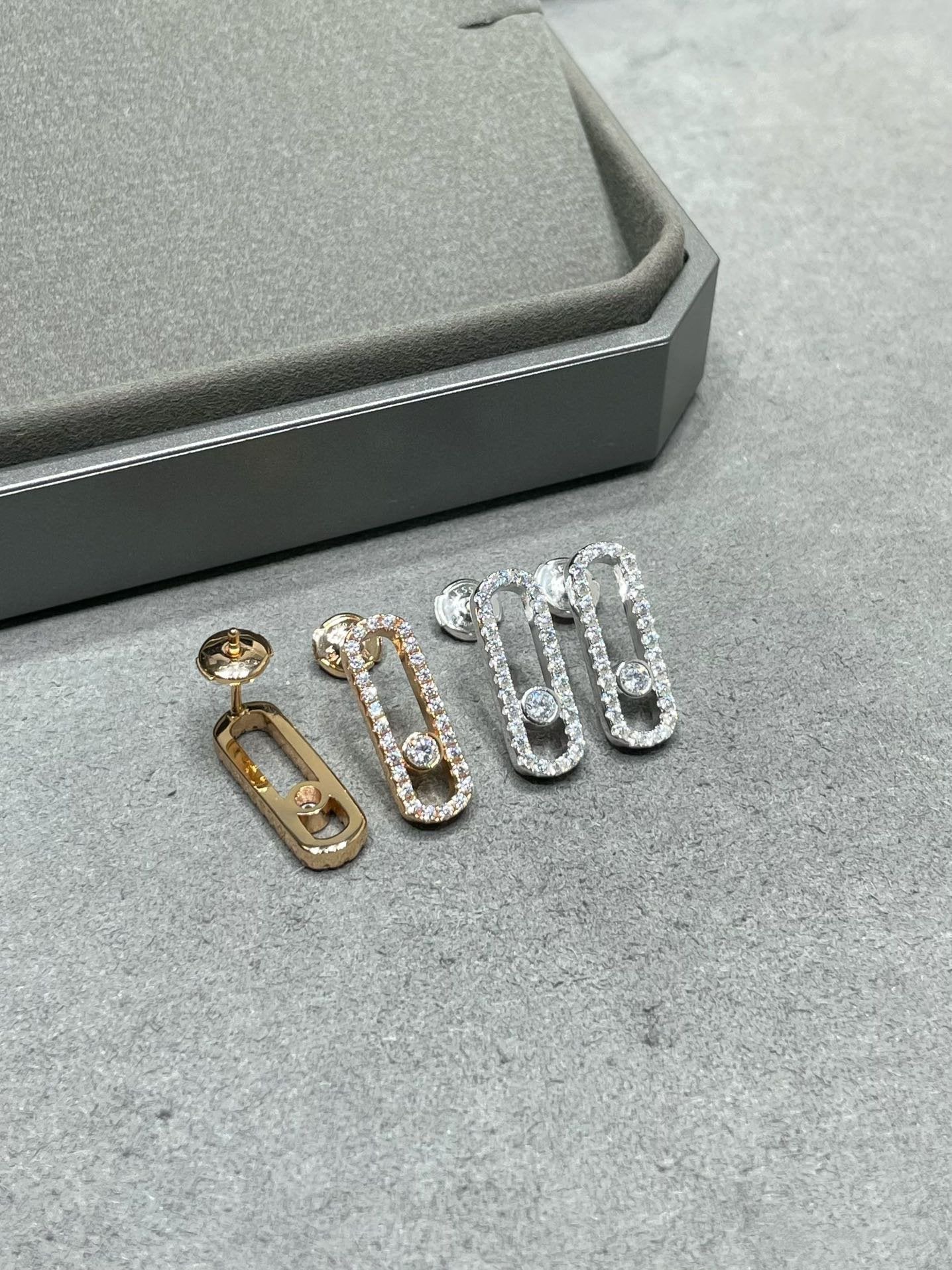 [NOBLE AURA]MOVE UNO STUD DIAMOND PAVED EARRINGS