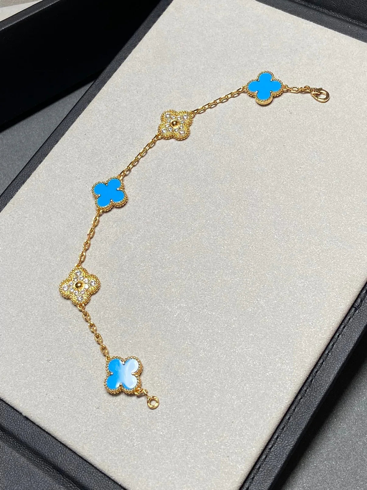 [NOBLE AURA] CLOVER 5 MOTIF BLUE AGATE BRACELET COLLECTION