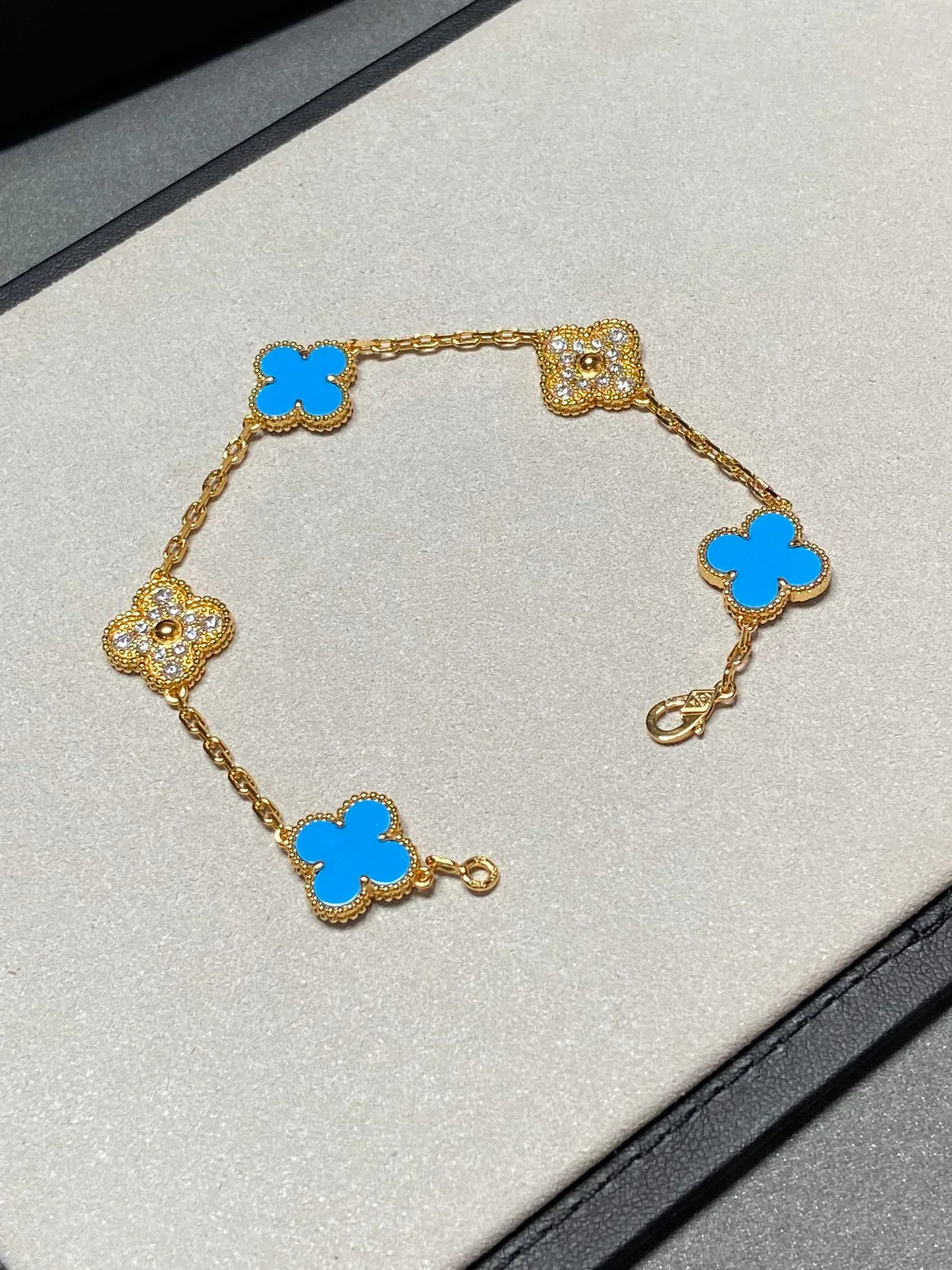 [NOBLE AURA] CLOVER 5 MOTIF BLUE AGATE BRACELET COLLECTION