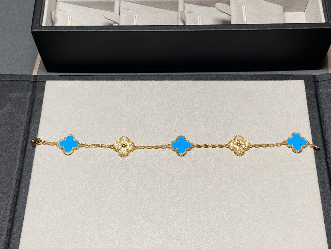 [NOBLE AURA]CLOVER 5 MOTIF BLUE CHALCEDONY DIAMOND GOLD BRACELET