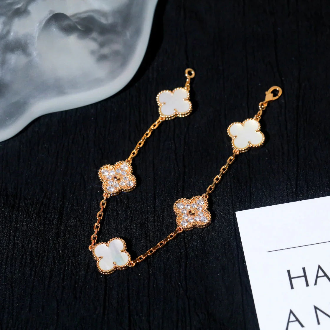 [NOBLE AURA]CLOVER WHITE PEARL MOP 5 MOTIF BRACELET COLLECTION