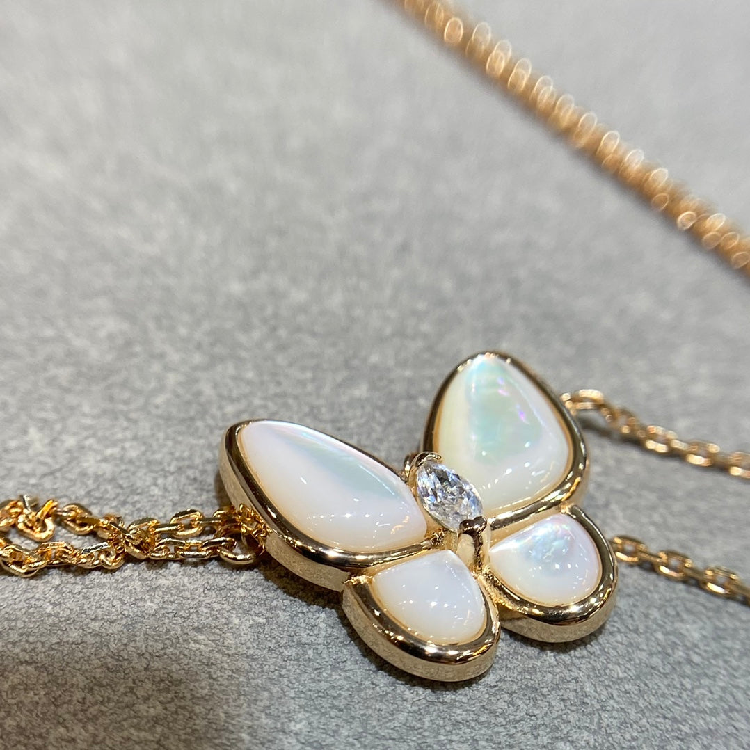 [NOBLE AURA]BUTTERFLY MOP DIAMOND NECKLACE