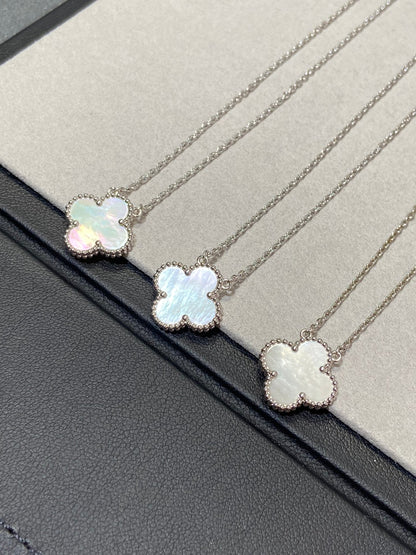 [NOBLE AURA]CLOVER MEDIUM SILVER WHITE MOP NECKLACE