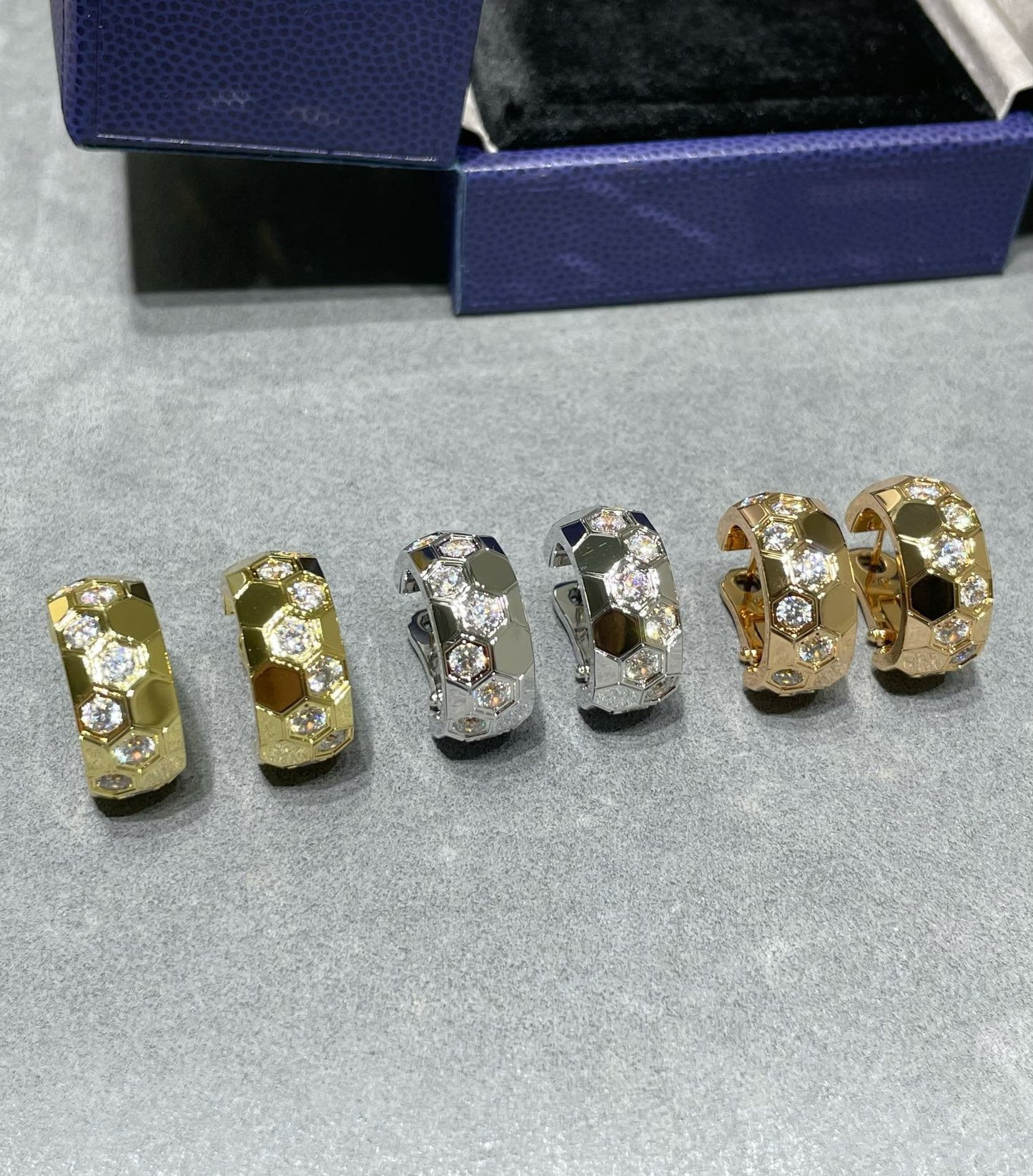 [NOBLE AURA]BEE LOVE DIAMOND HOOP EARRINGS