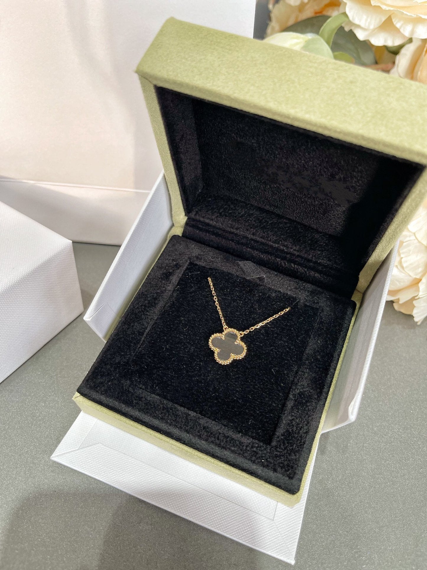[NOBLE AURA]CLOVER ROCK CRYSTAL ROSE GOLD NECKLACE