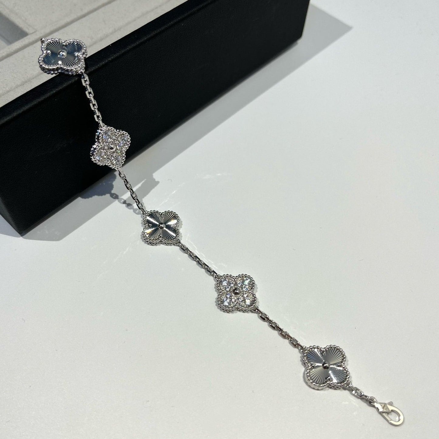 [NOBLE AURA]CLOVER 5 MOTIF SILVER DIAMOND BRACELET