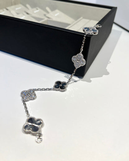 [NOBLE AURA] CLOVER 5 MOTIF LASER BRACELET COLLECTION
