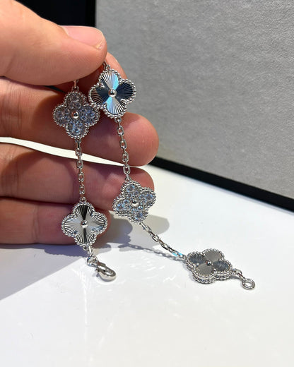 [NOBLE AURA] CLOVER 5 MOTIF LASER BRACELET COLLECTION
