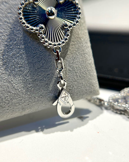 [NOBLE AURA] CLOVER 5 MOTIF LASER BRACELET COLLECTION