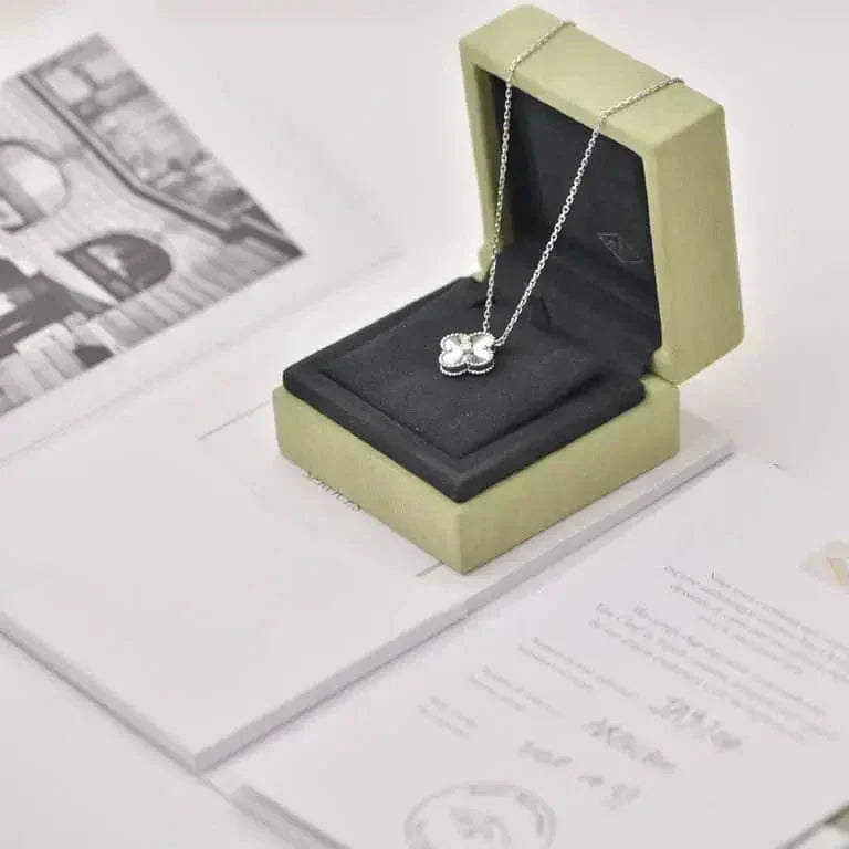 [NOBLE AURA]CLOVER  15MM DIAMOND LASER NECKLACE SILVER