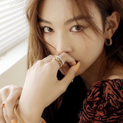 [NOBLE AURA]CLASH SMALL HOOP EARRINGS