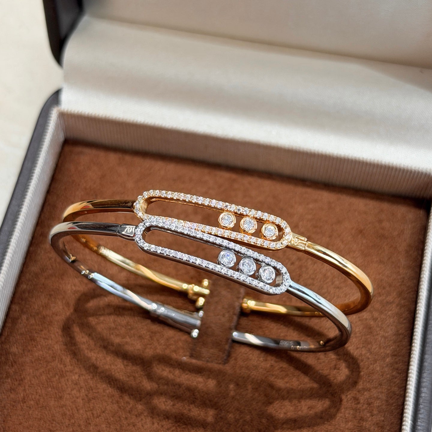 [NOBLE AURA]Move Pavé Diamond Bangle Bracelet M