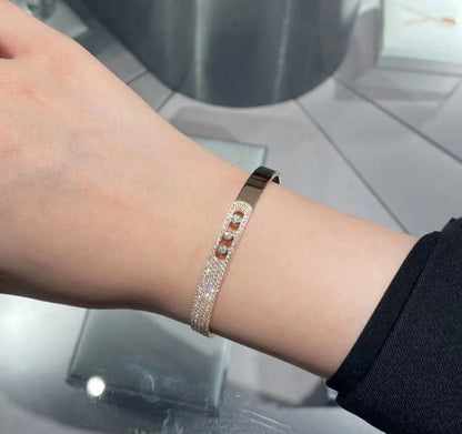 [NOBLE AURA]Move Noa Rose Gold Pavé Diamond Bangle Bracelet