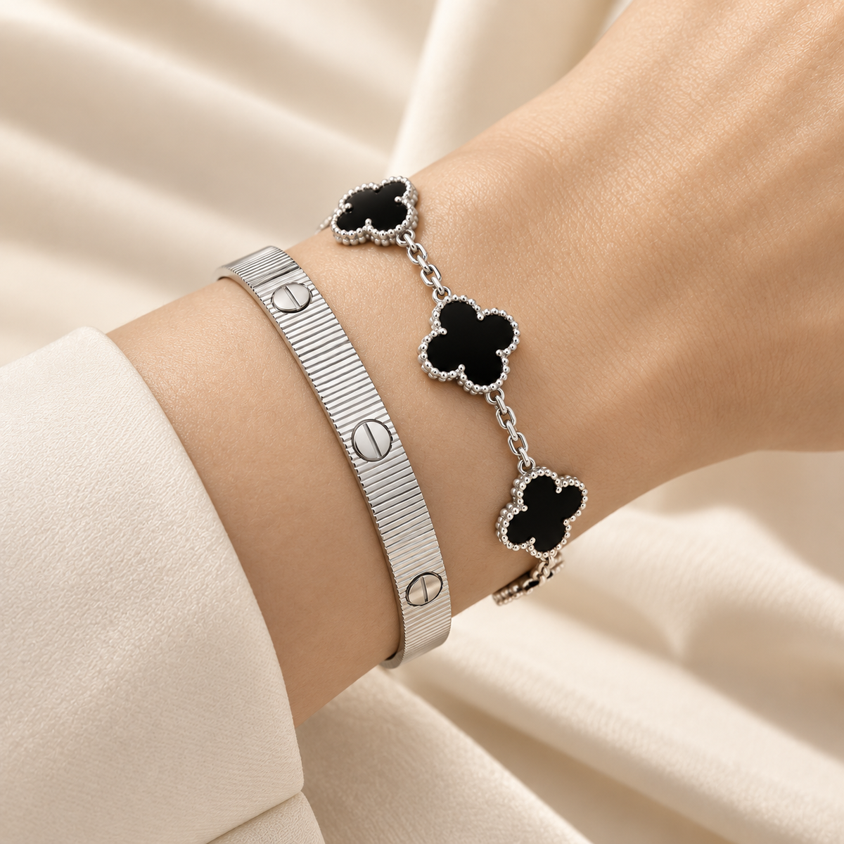 [NOBLE AURA]Clover & Love Sliver 2-Piece Bracelet Stack Set