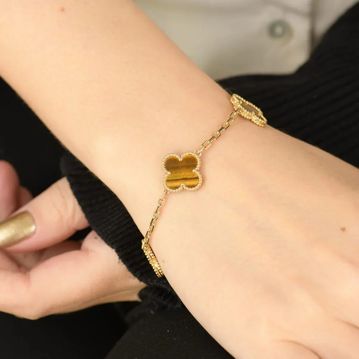 [NOBLE AURA] CLOVER 5 MOTIFS TIGER EYE BRACELET COLLECTION